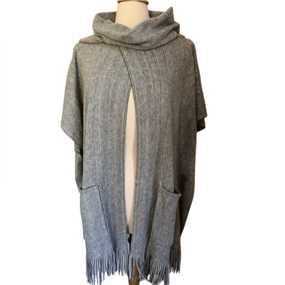 Mia & Tess Gray Poncho modern & Chic w/Cowl Neck open front & pockets One Size